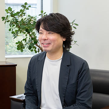 無料電話相談をしている社労士 脇淳一